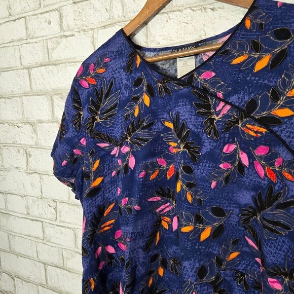 Runway by Cherokee printed scrub top - Picture 4 of 13